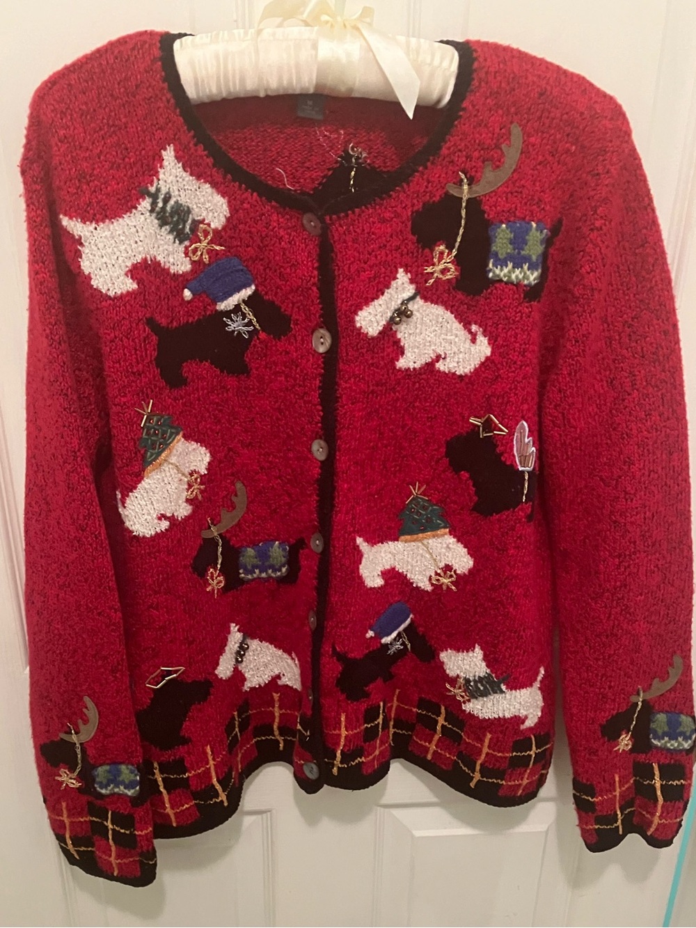 Women’s Medium Christmas Scottie Cardigan